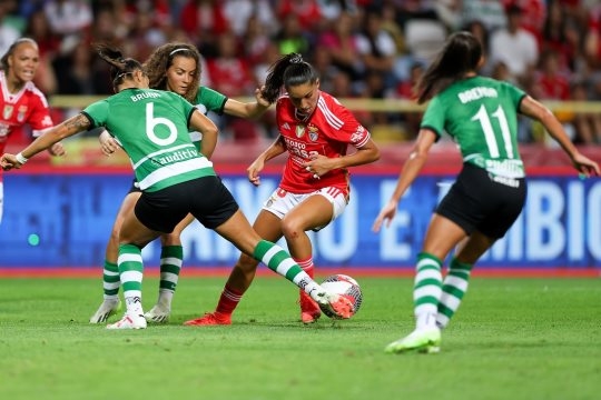 Benfica - Sporting da Supertaça foi o jogo de futebol feminino